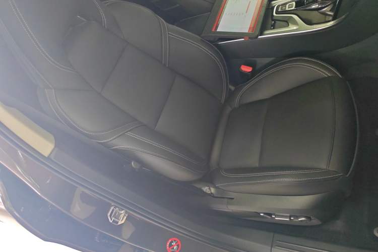 Used Lynk & Co 01 2017 2.0T Two-Wheel Drive Pro Edition Right Front Seat