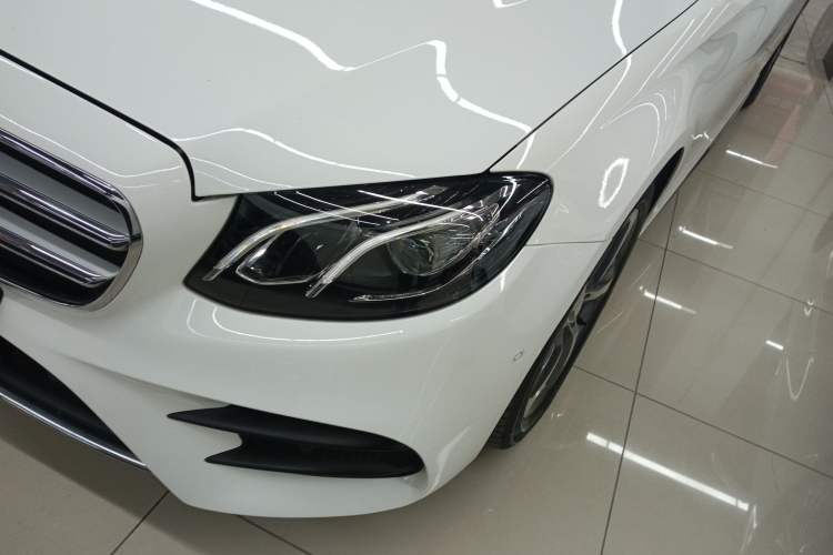 Used Mercedes-Benz E-Class 2019 E 300 L Sporty and Stylish Model