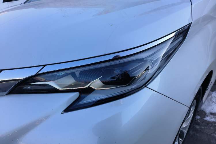 Used Toyota Granvia 2023 2.5L Hybrid Comfort Edition
