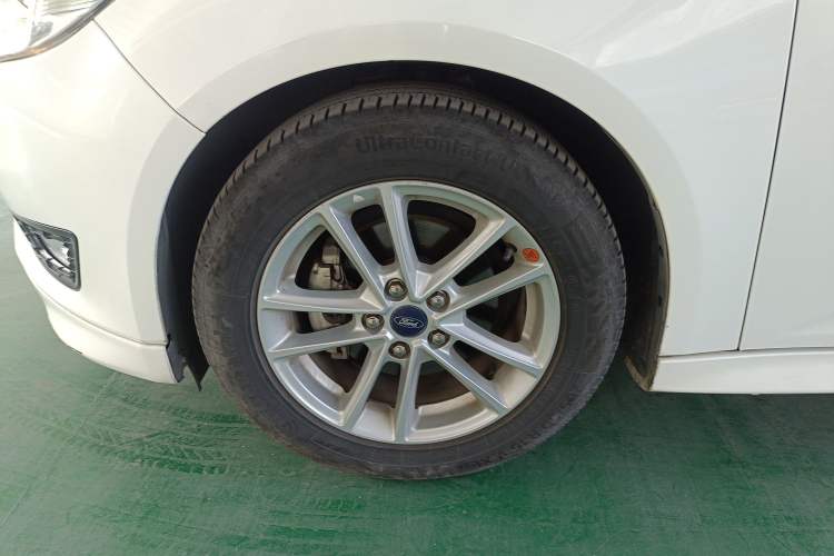 Used Ford Focus 2017 Hatchback 1.6L Automatic Fashion Edition Smart Drive Version
