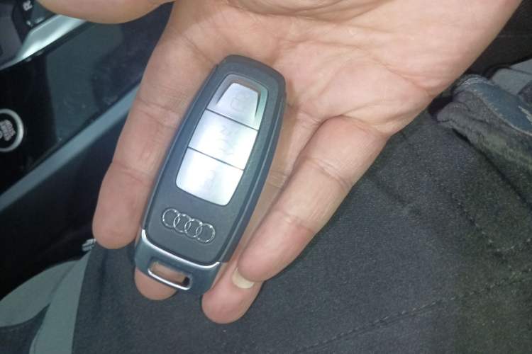 Used Audi Q5 e-tron 2023 40 e-tron Starry Edition Mecha Kit