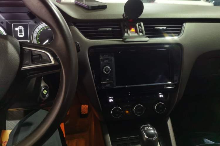 Used Skoda Octavia 2019 TSI280 DSG Flagship Wagon China VI Standard
