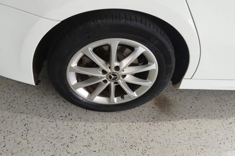 Used Mercedes-Benz A-Class 2021 A 200 L Sport Sedan Fashion Model
