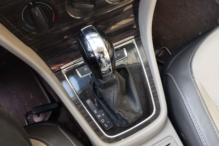 Used Volkswagen Gran Lavida 2013 1.6L Automatic Comfort Model