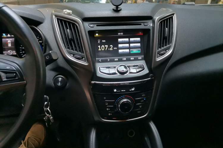 Used Changan CS75 2014 2.0L Manual Luxury Version China IV Standard