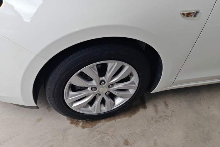 Used Buick GT 2021 Revised Version Flagship 1.5L Automatic Elite Edition Left Front Wheel Hub