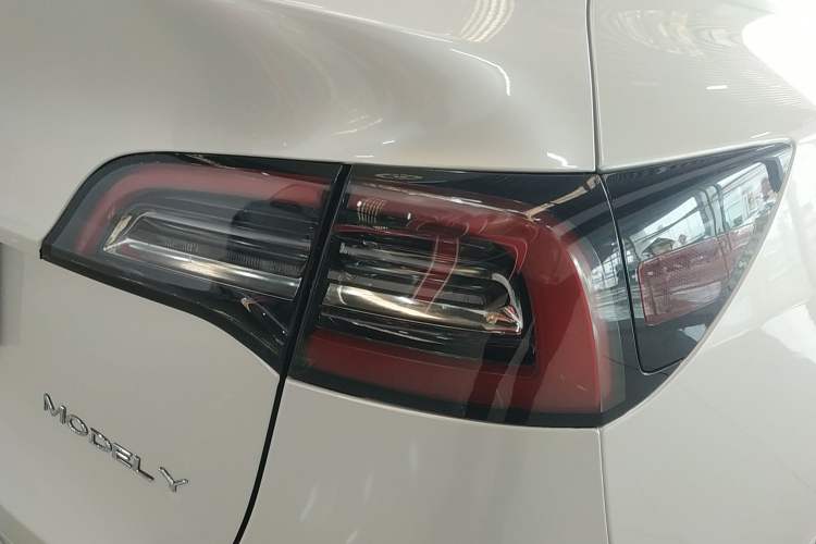 Used Tesla Model Y 2021 Standard Range Rear-Wheel Drive Version
