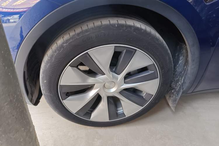 Used Tesla Model Y 2021 Long-Range All-Wheel-Drive Version