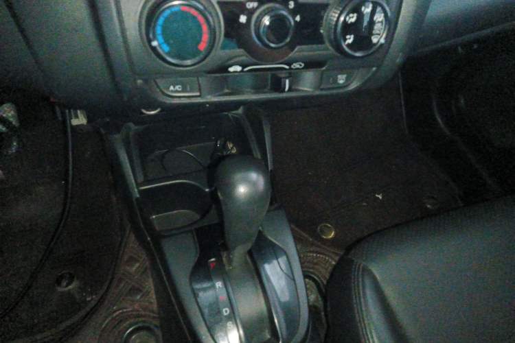 Used Honda Fit 2016 1.5L LXS CVT Comfort Sunroof Version Gear Lever