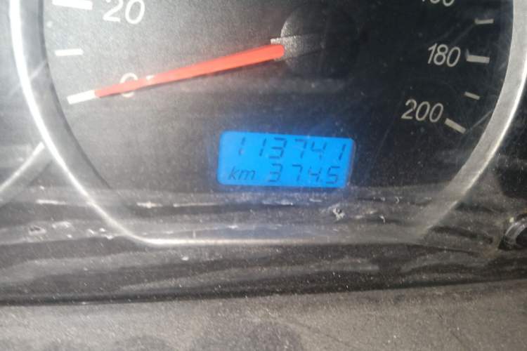 Used Wuling Hongguang 2014 1.5L S Standard Version Odometer Close Up