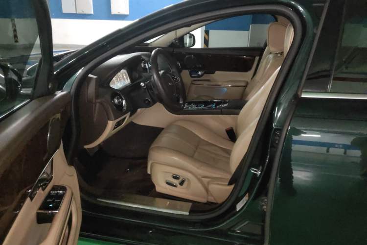 Used Jaguar XJ 2013 XJL 3.0 SC Panoramic Business Edition
