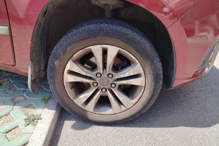 Used Chery Tiggo 3 2014 1.6L Manual Zhishang Edition Right Front Wheel Hub