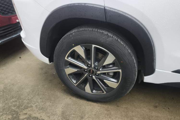 Used EXEED Zhuifeng 2022 Chasing the Waves Edition 1.5T CVT Rising Wind Version Right Rear Wheel Hub