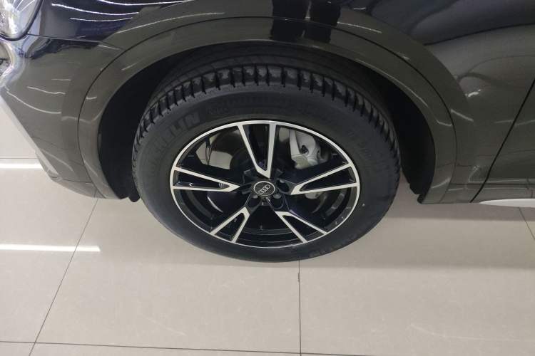 Used Audi Q5L 2024 40 TFSI Fashion Dynamic Model