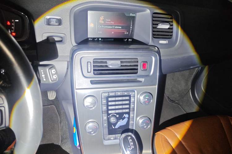 Used Volvo V60 2015 T5 Zhiya Edition