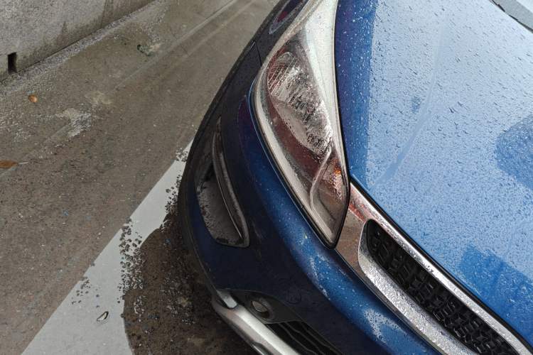 Used Kia KX Cross 2017 1.4L AT GLS Right Front Headlight