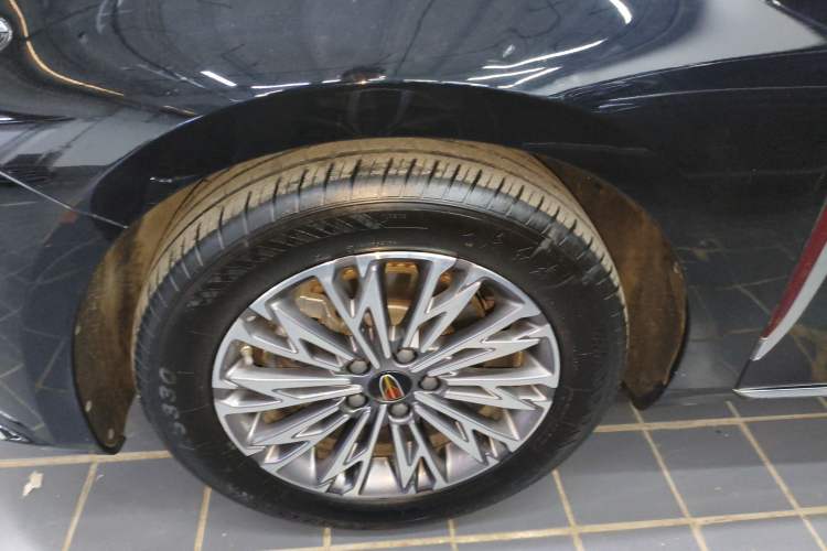 Used Hongqi H5 2024 1.5T DCT Smart Connect Flagship Edition Left Front Wheel Hub