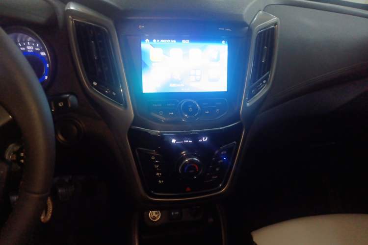 Used CHANGAN CS35 2017 1.6L Manual Luxury Model Audio And AC Panel