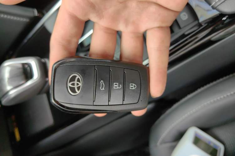 Used Toyota Camry 2024 2.0G Prestige Edition Vehicle Key