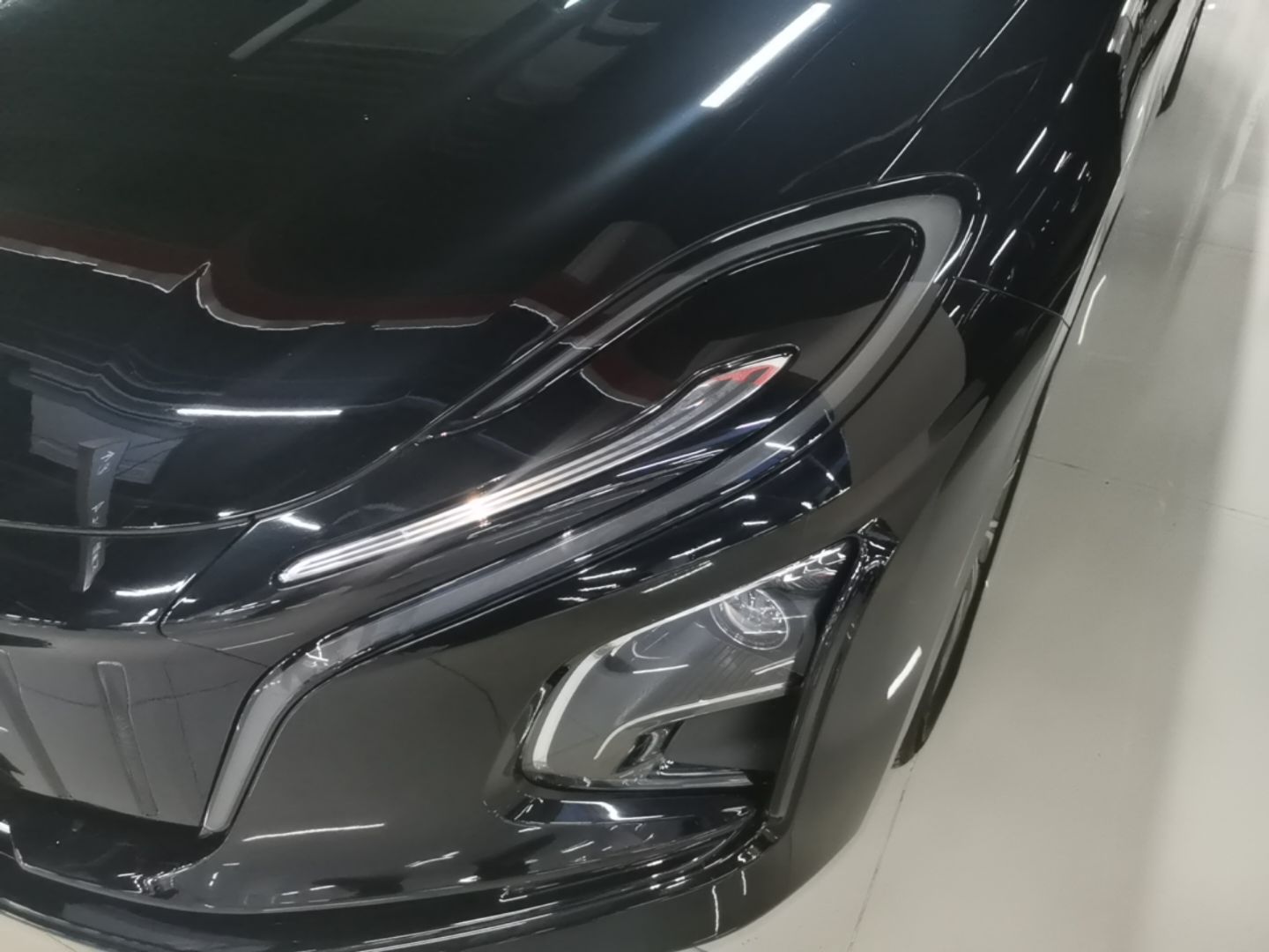 Hongqi E-QM5 2024 610 km PLUS — снимка 8