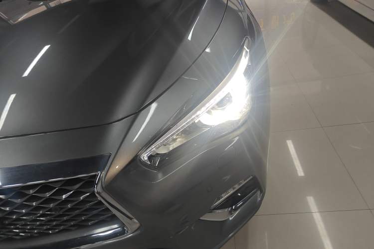 Used Infiniti Q50L 2018 2.0T Enjoyment Version China VI Standard