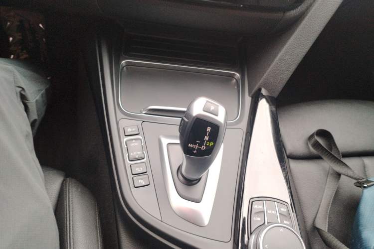 Used BMW 3 Series GT 2019 320i M Sport Package Gear Lever