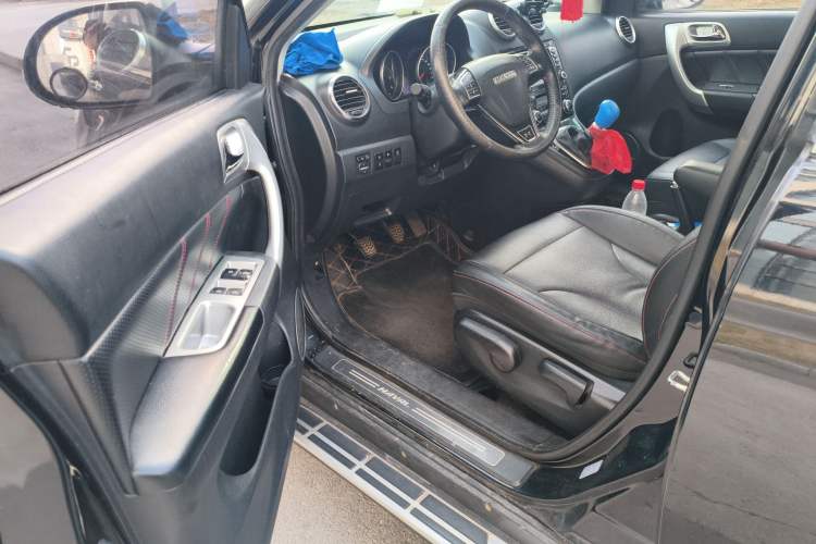 Used Haval H6 2014 Upgraded Model 2.0T Diesel Manual Two-Wheel Drive Elite Version