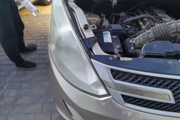 Used Wuling Rongguang V 2015 1.5L Practical Version Right Front Headlight