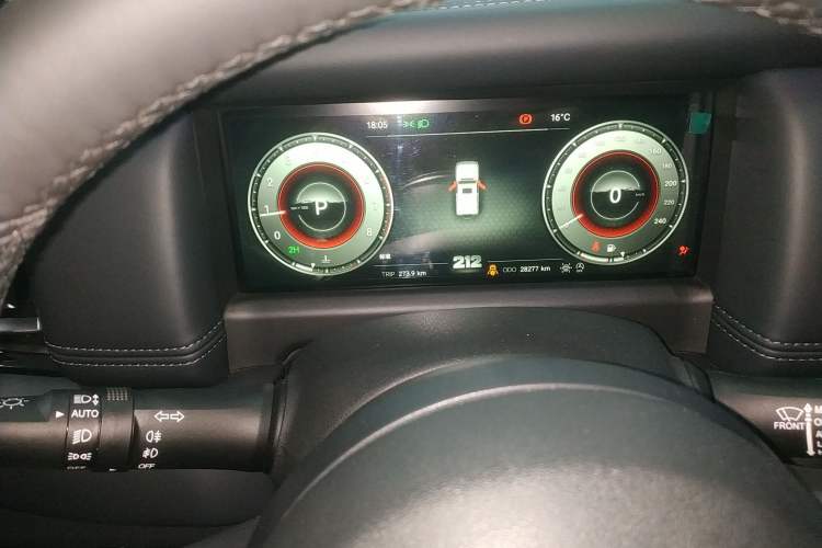 Used 212 T01 2024 2.0T Explorer
