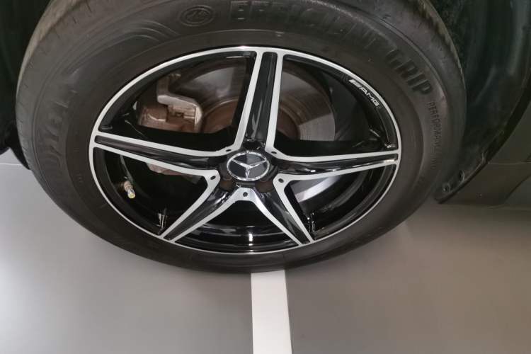 Used Mercedes-Benz GLB 2021 GLB 200 Dynamic Edition Left Front Wheel Hub