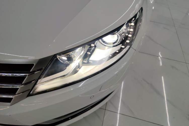 Used Volkswagen FAW-Volkswagen CC 2016 1.8TSI Luxury Model Left Front Headlight