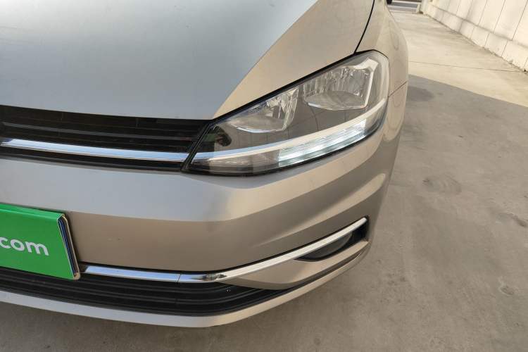 Used Volkswagen Golf 2018 230TSI Automatic Luxury Version
