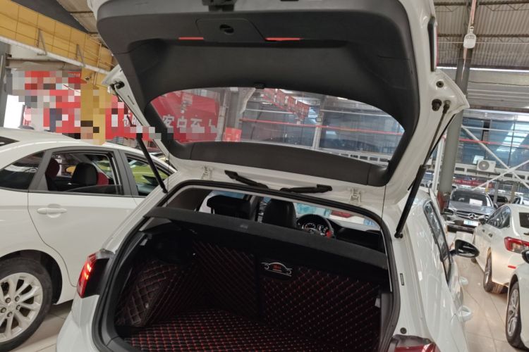 Used Volkswagen Golf 2018 1.6L Automatic Comfort Model Trunk