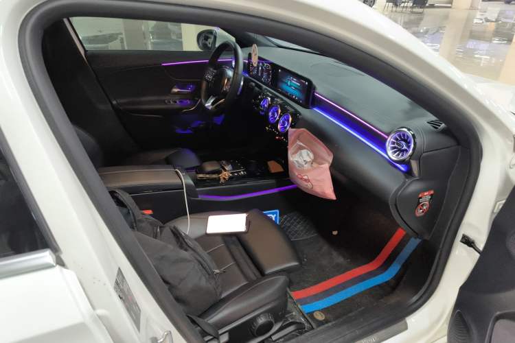 Used Mercedes-Benz A-Class 2022 Restyled A 200 L Sport Sedan Fashion Version Right Front Seat