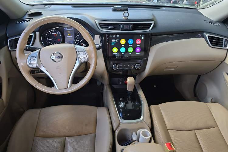 Used Nissan X-Trail 2014 2.5L CVT Leading Edition 4WD
