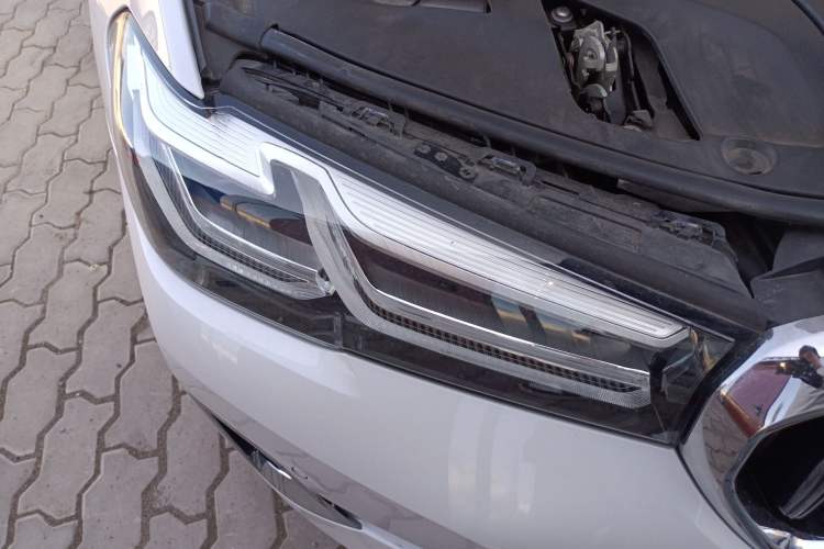 Used BMW 5 Series 2023 530Li Leading Edition Luxury Package Right Front Headlight