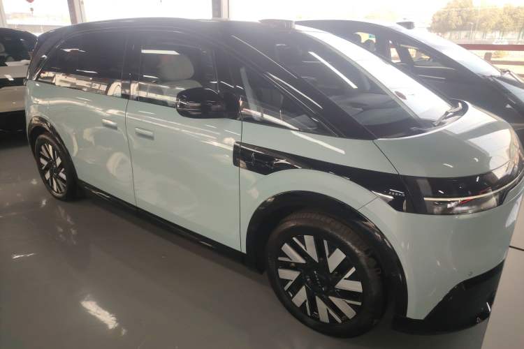 Used Zeekr MIX 2025 Long-Range Intelligent Driving Edition
