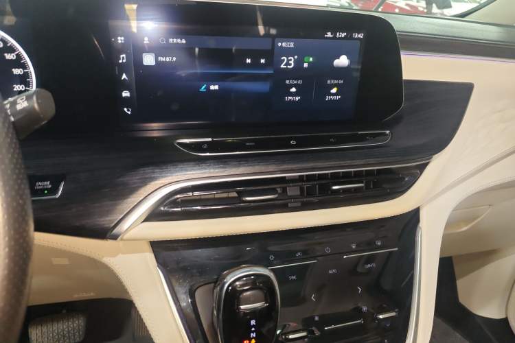 Used Buick GL8 2020 Avenir Avia 7-Seater Deluxe Edition Audio And AC Panel