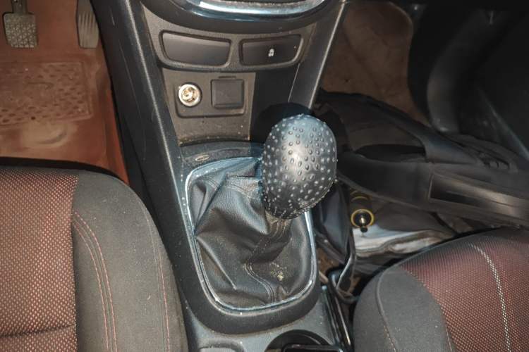 Used Buick Encore 2015 1.4T Manual Two-Wheel Drive Urban Advanced Model
