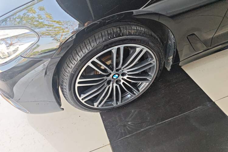 Used BMW 5 Series 2018 Restyled 530Li Luxury Edition M Sport Package
