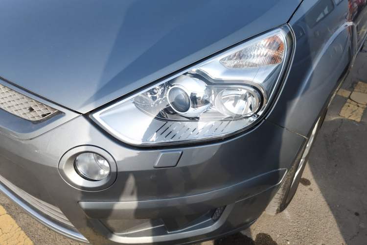 Used Ford S-MAX 2008 2.3L 7-Seater Luxury Version
