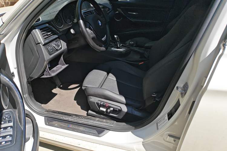 Used BMW 3 Series 2018 320Li Fashion Model Left Front Seat