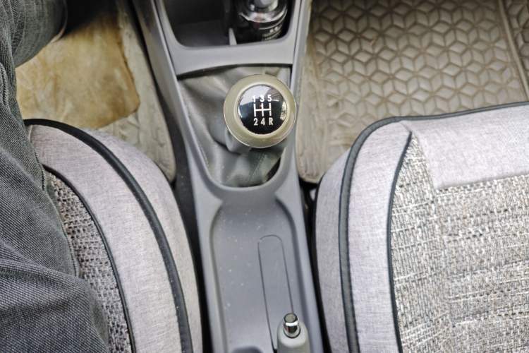 Used Geely Auto Diamond 2013 1.5L Manual Entry-Level Model Gear Lever