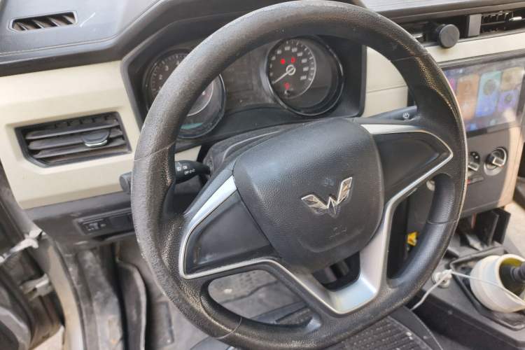 Used Wuling Hongguang PLUS 2019 1.5T Manual Comfort Version 7 Seats
