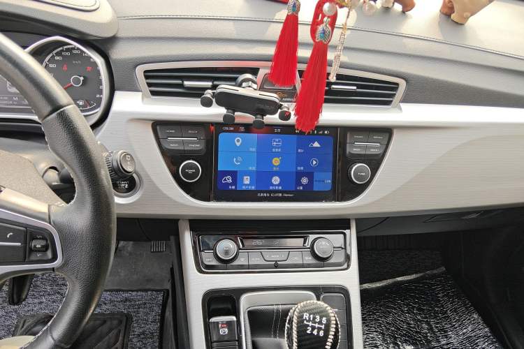 Used Geely Auto Emgrand X7 Sport 2016 1.8TD Manual ZhiShang Model Audio And AC Panel