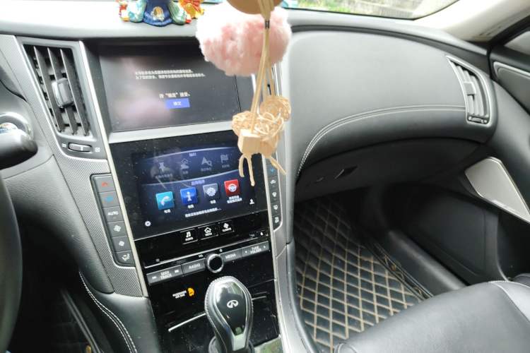 Used Infiniti Q50L 2018 2.0T Enjoyment Edition China V standard Audio And AC Panel