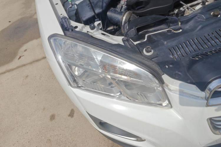 Used Chevrolet Trax 2016 1.4T Automatic Two-Wheel Drive Luxury Version Right Front Headlight