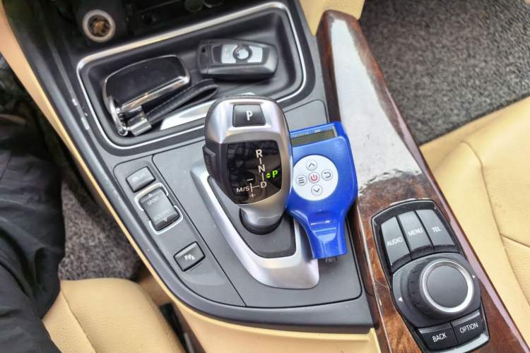 Used BMW 3 Series 2013 320Li Fashion Model Gear Lever