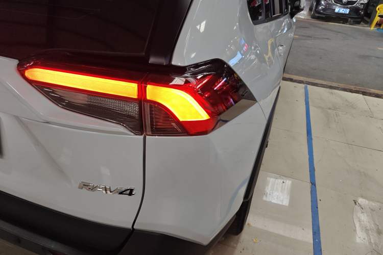 Used Toyota RAV4 2020 2.0L CVT Two-Wheel Drive Fashion Edition