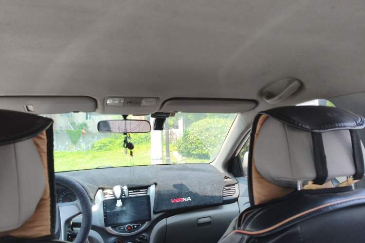 Used Hyundai Verna (older generation) 2014 1.4L Manual Smart GLS Trim
